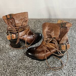 Vince Camuto Silas Brady/Trued Red Calf Moto Leather Boots Womens Size 9.5